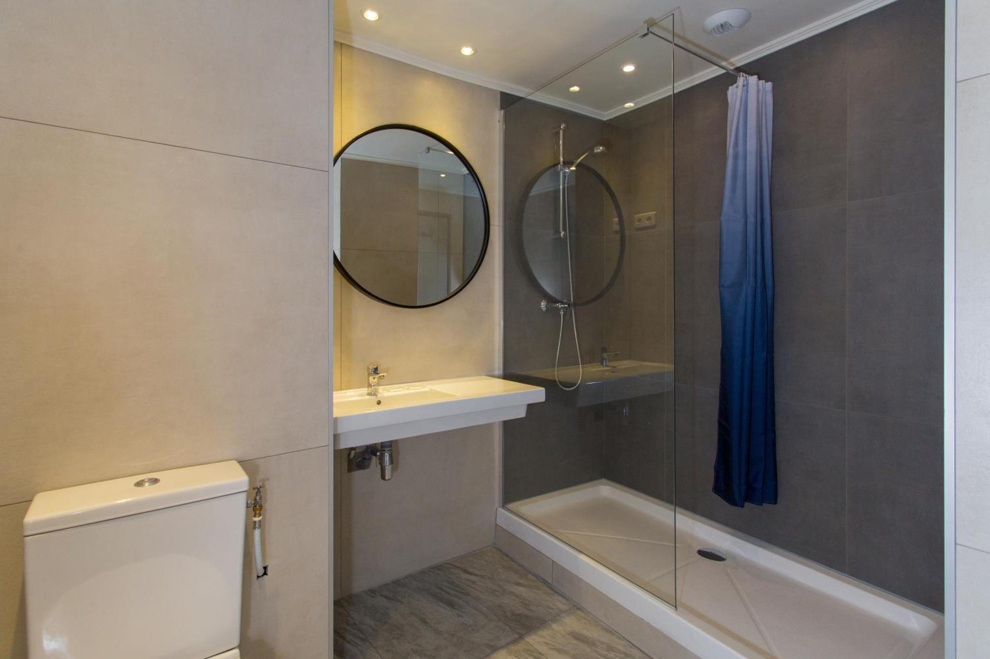 Classic Double Room,1540155937:JPEG