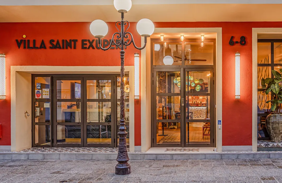Villa Saint Exupery Beach Hostel-1